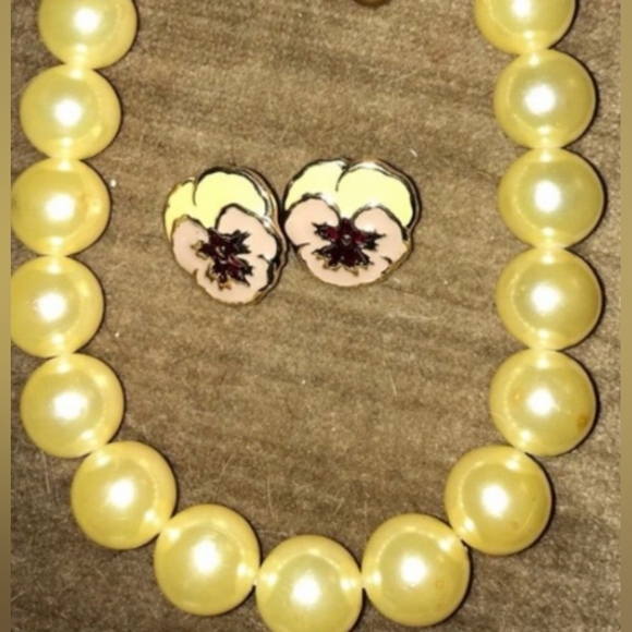 Monet Jewelry - Vintage Pearls & Earrings